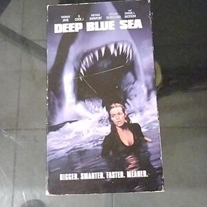 💙 Deep Blue Sea VHS tape 💙